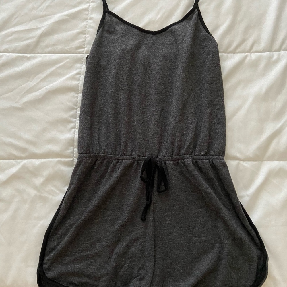 Grey Romper - Picture 4 of 4